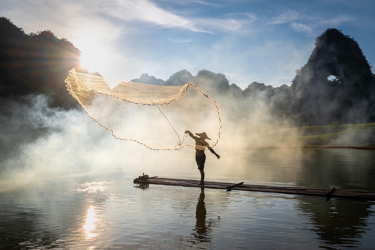 fishing, vietnam, fisherman, province, cao bang, lifestyle, daylight, life, nature, sky, water, mist, fog, sunlight